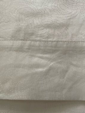 Frette Cream White Jacquard Knot Pattern Pillow Shams Set of 2 27.5” X 19.5”